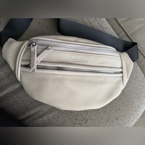 NWT Kenneth Cole Reaction Fanny Pack Grey Zip Unisex Faux leather Waist Pouch